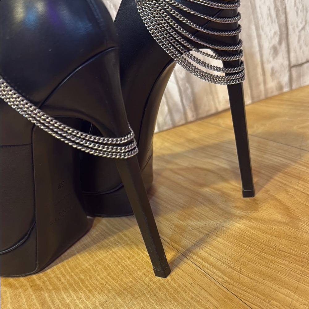 Saint Laurent Black Women's Heels - Picture 15 of 16